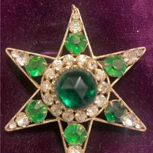 Vintage Green and Gold Star Brooch/Pendant